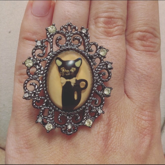 Betsey Johnson Jewelry - Betsey Johnson Cat ring
